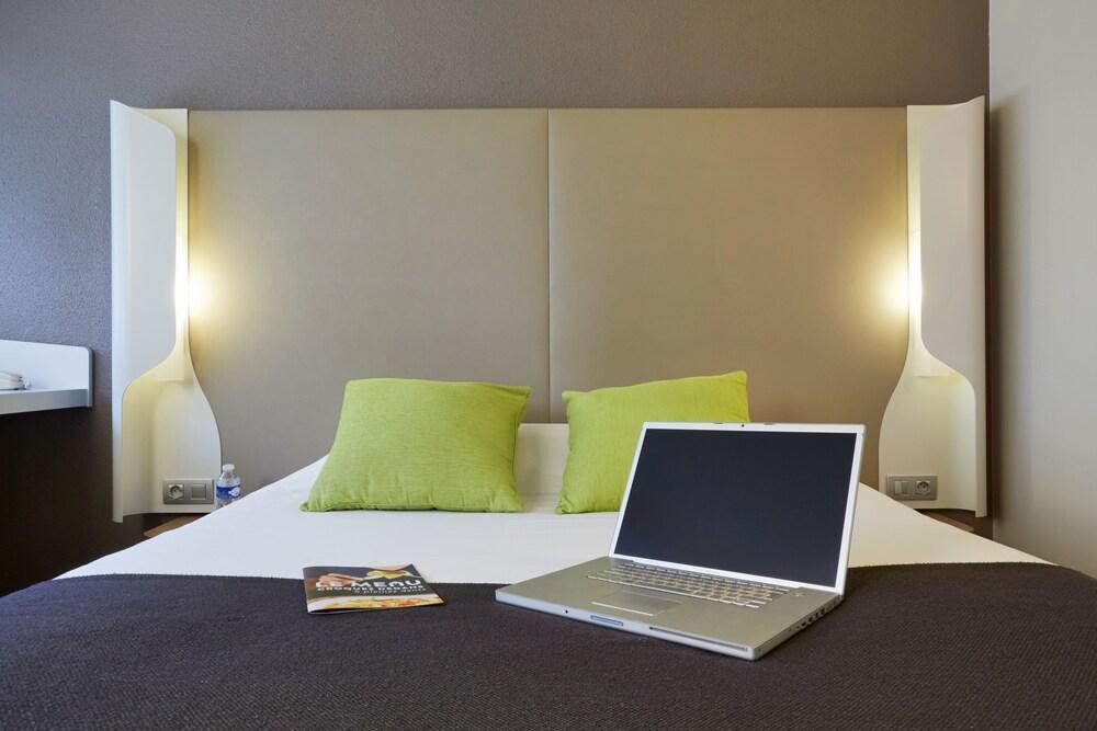 B&B Hotel Roissy - Saint Witz Ex-Campanile Roissy - Saint Witz Екстериор снимка