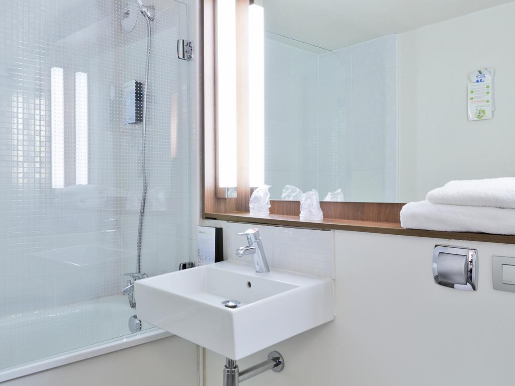 B&B Hotel Roissy - Saint Witz Ex-Campanile Roissy - Saint Witz Екстериор снимка