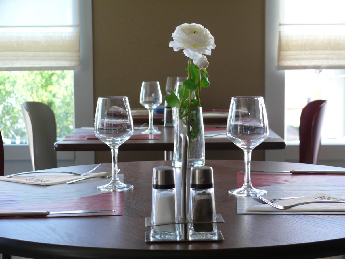 B&B Hotel Roissy - Saint Witz Ex-Campanile Roissy - Saint Witz Екстериор снимка