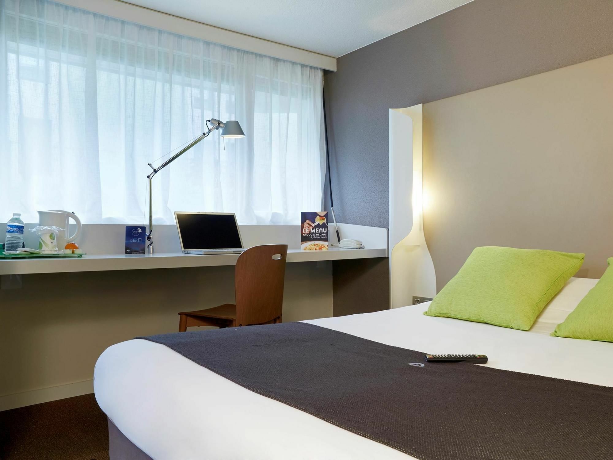 B&B Hotel Roissy - Saint Witz Ex-Campanile Roissy - Saint Witz Екстериор снимка